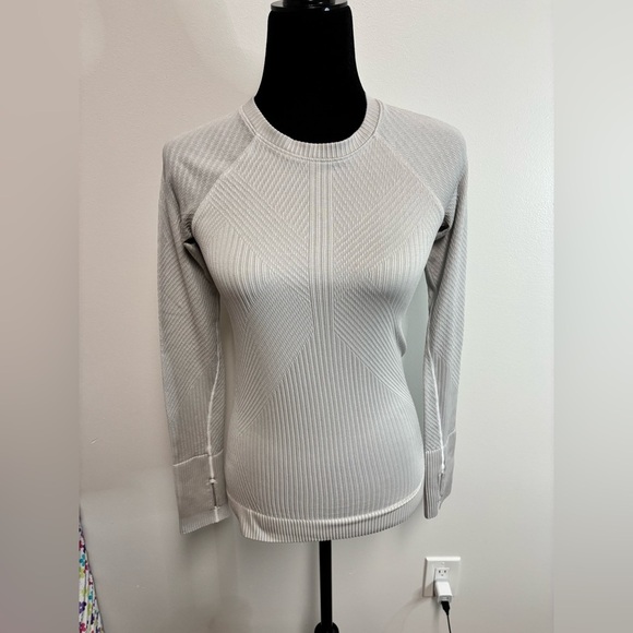 Lululemon Rest less Pullover - Picture 6 of 9